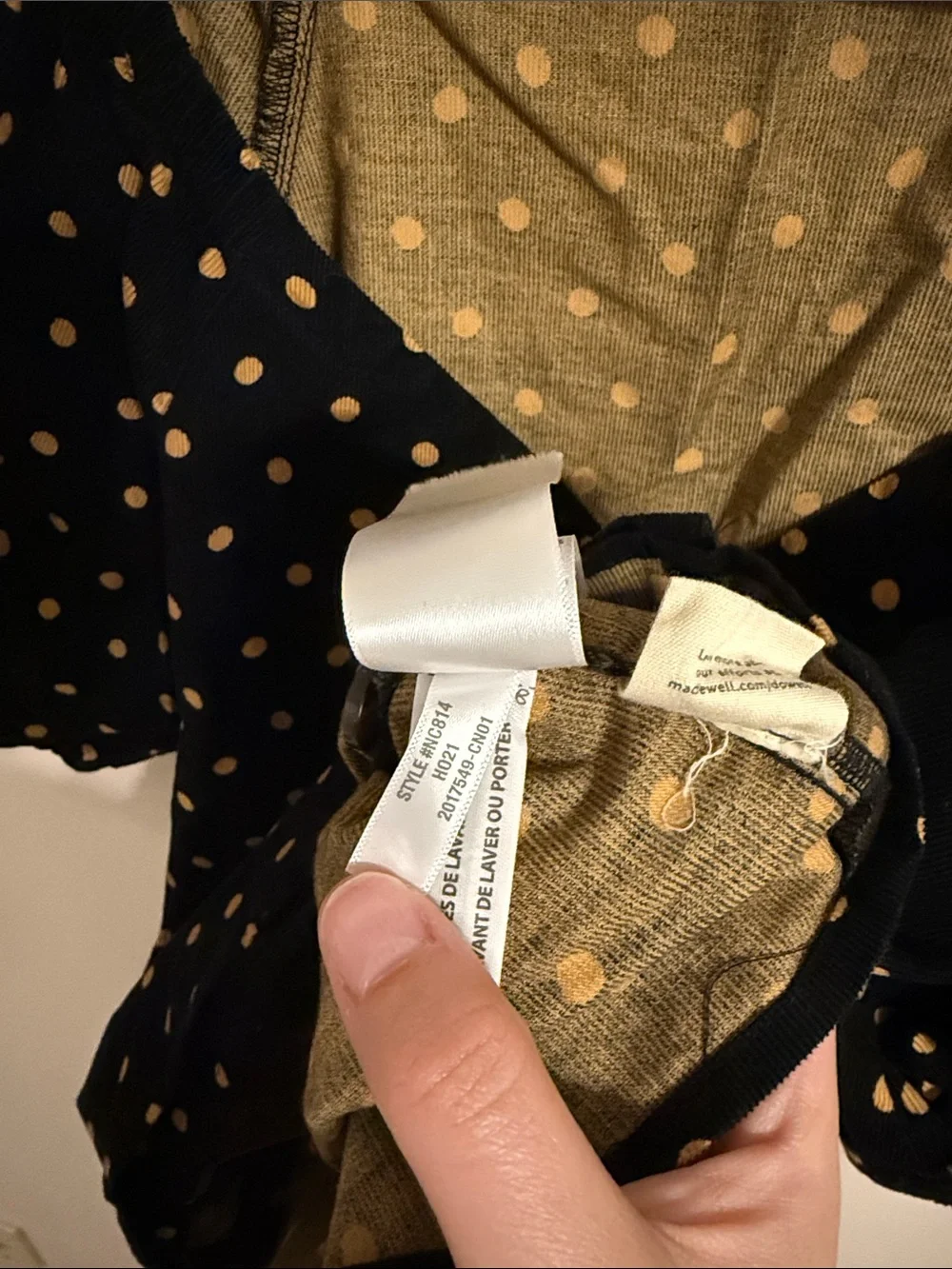 Madewell‎ Corduroy Puff-Sleeve Wrap Top in Oval Dot Estimated Size Small